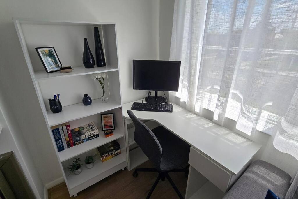 Elsternwick Easy Living - 2 Bedroom Sleeping 4 Melbourne Bagian luar foto