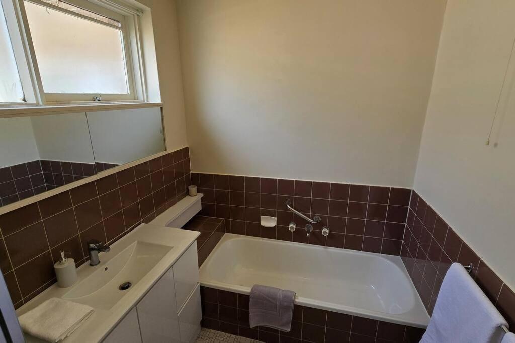 Elsternwick Easy Living - 2 Bedroom Sleeping 4 Melbourne Bagian luar foto